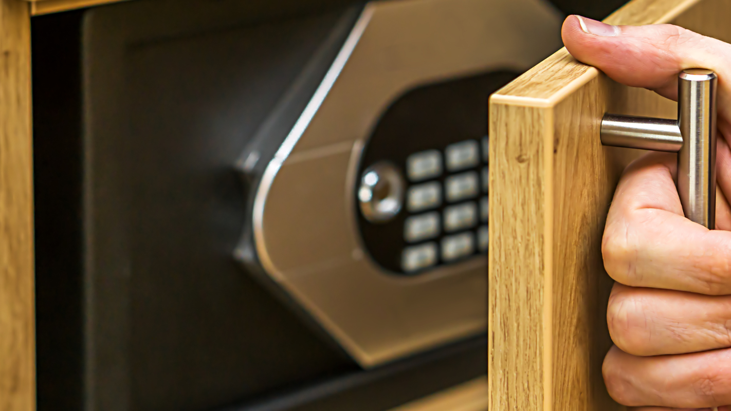 Unbekannter stahl im Oberland Tresor aus Hotel: Mehr als 10.000 Euro Schaden