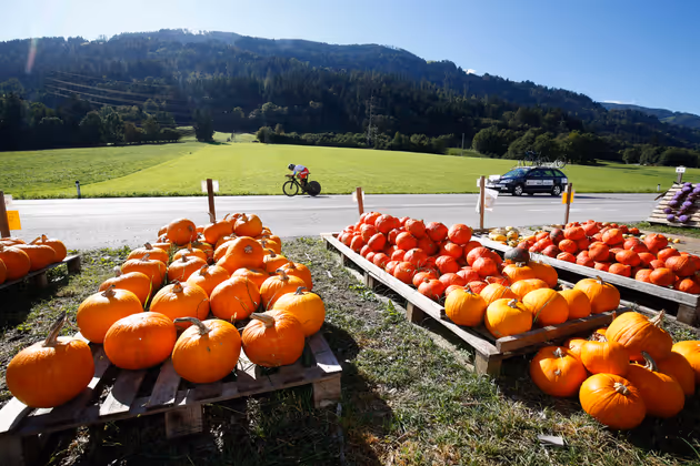 DIENSTAG, 25.9.: Um 10.10 Uhr fiel der Startschuss für die Junioren bei den Kristallwelten in Wattens.