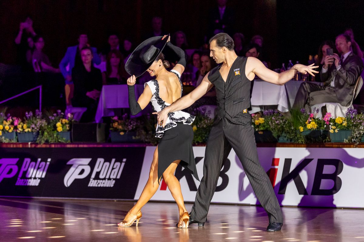 Ein kunterbunter Tanzabend der großen Emotionen: „Papa hätte das so gefallen“