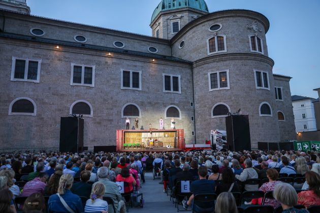 Die Tiroler Volksschauspiele gastierten am Freitagabend bei den Salzburger Festspielen. Gespielt wurde auf dem Kapitelplatz.