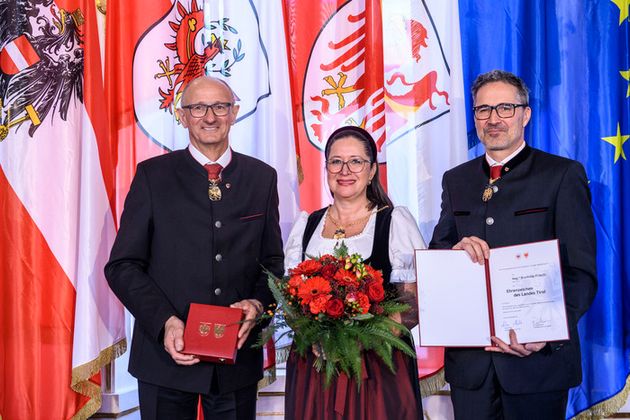 Verleihung Ehrenzeichen an Bruni Fröschl, Geschäftsführerin der Fröschl AG & Co KG.