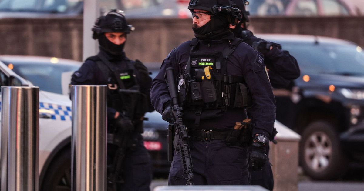 Mehrere-Tote-nach-Angriff-auf-j-disches-Lichterfest-am-Bondi-Beach-in-Sydney