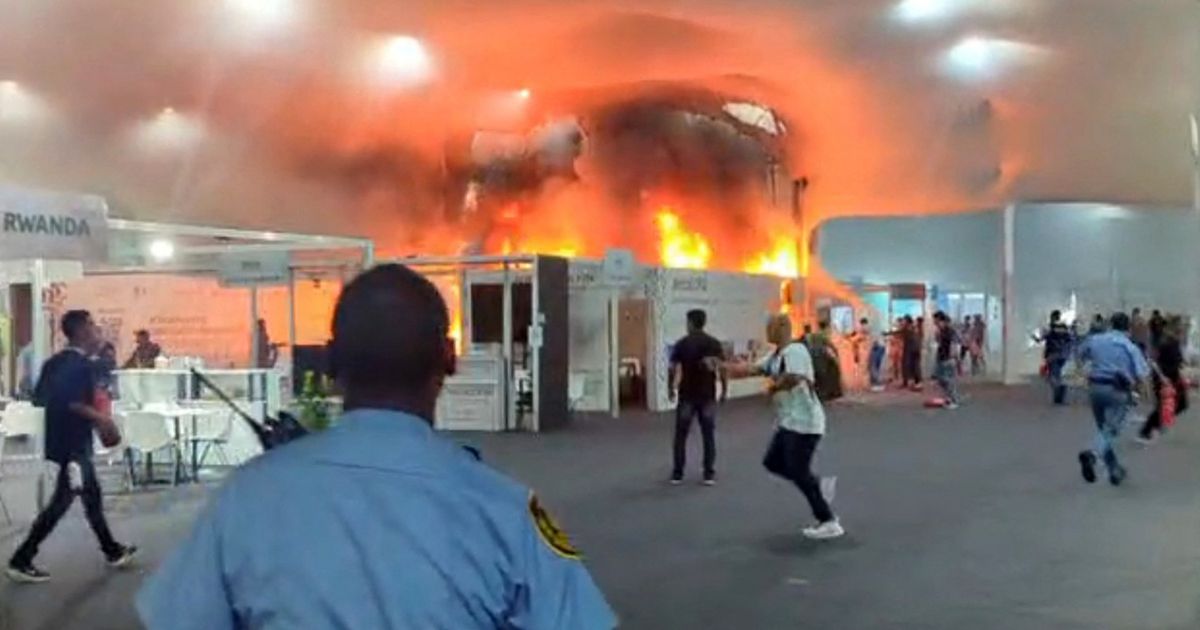 klimakonferenz-gel-nde-wegen-brandes-evakuiert-feuer-unter-kontrolle