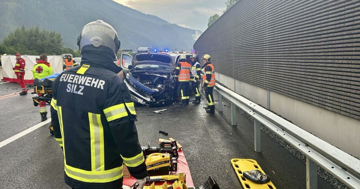 Frontalkollision auf A12 bei Mötz: Eine Person starb, eine weitere wurde ...