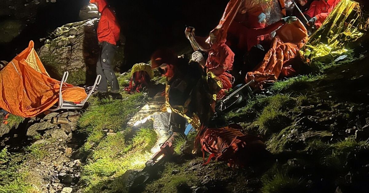 Difficult operation throughout the night: Hiker falls 30 meters in East ...