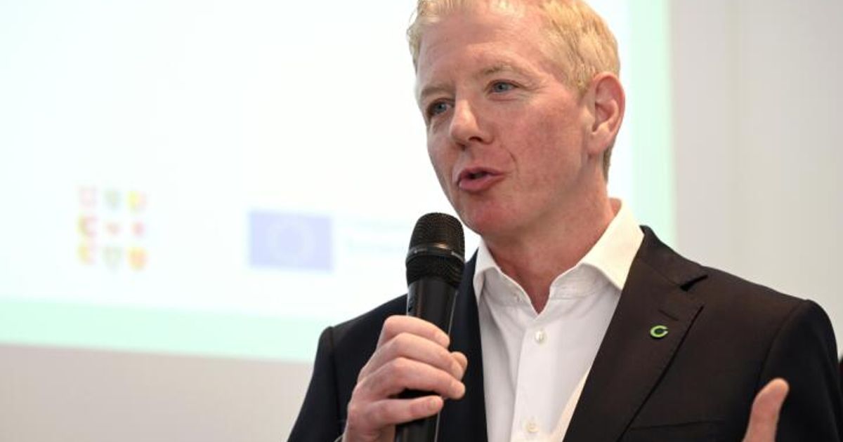 SV-Chef-McDonald-sieht-bei-Krankenkassen-Land-in-Sicht-