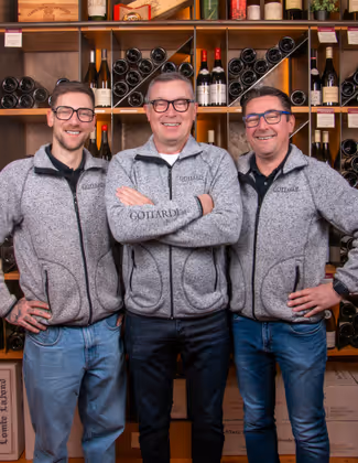 Pierre Grosser, Peter Hoyer und Jürgen Wieländer (von links) beraten Sie mit Fachwissen und finden die perfekten Weine für Ihren Geschmack und jede Gelegenheit.
