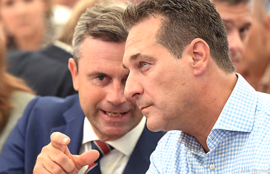 Strache wirbt um Stimmen von Serben für Hofer