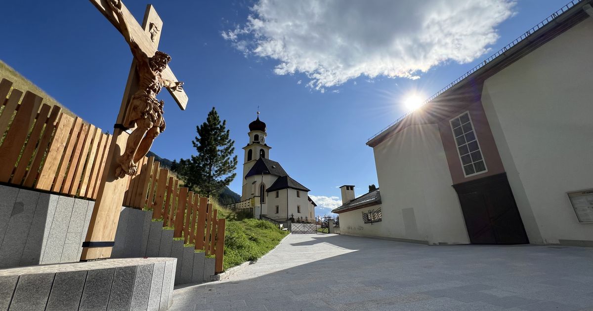 Kirchplatz-in-Navis-erstrahlt-in-neuem-Glanz-Kirchenwirt-ffnet-wieder