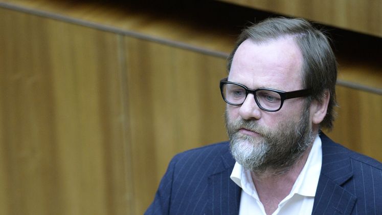 "Die Kammer spürt sich nicht mehr." ... Sepp Schellhorn (NEOS) kann es nicht fassen.