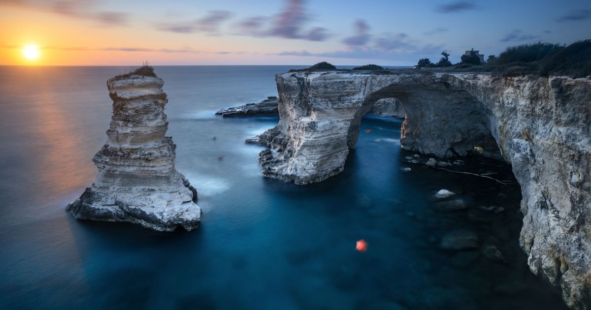 Nach-Unwetter-in-S-ditalien-Liebesbogen-an-der-Adria-eingest-rzt