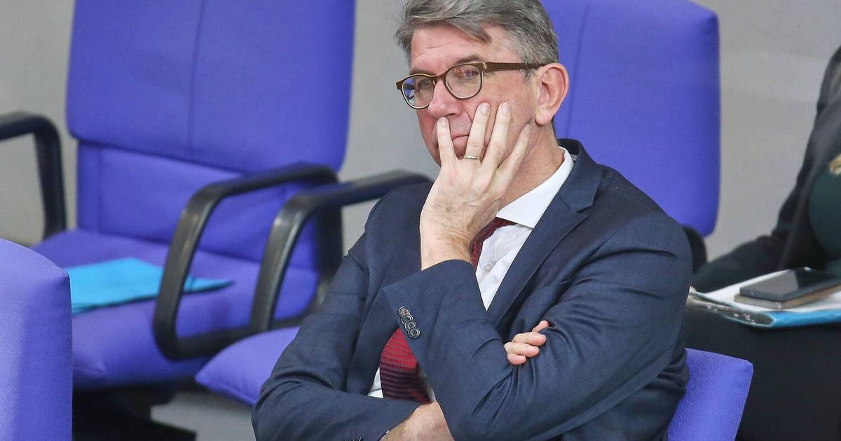 Wirbel-um-deutschen-Preis-f-r-Buchhandlungen-Minister-sagt-Verleihung-ab