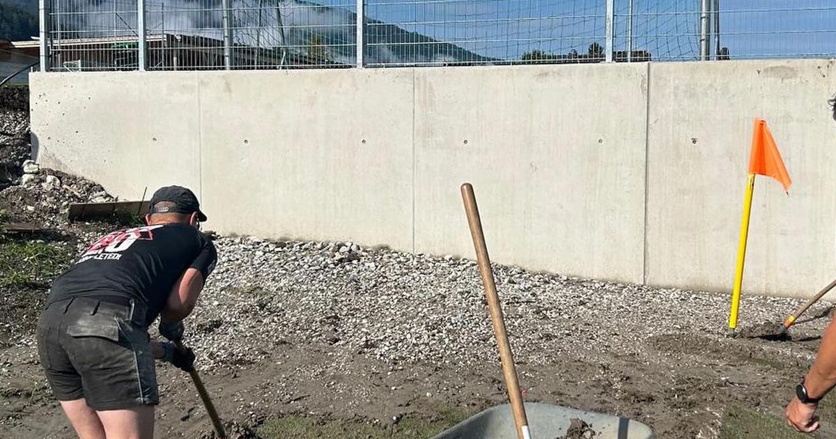SV-Weerberg-von-Unwetter-schwer-getroffen-Neuer-Kunstrasen-schon-wieder-kaputt