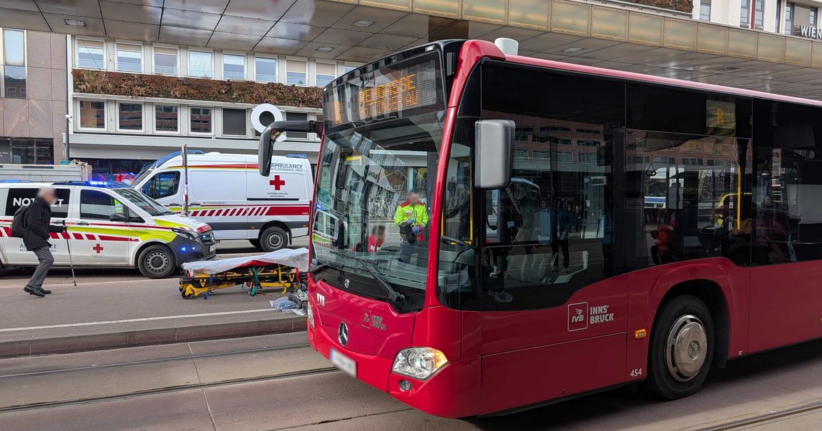 Person-am-Innsbrucker-Hauptbahnhof-von-Linienbus-erfasst-und-verletzt
