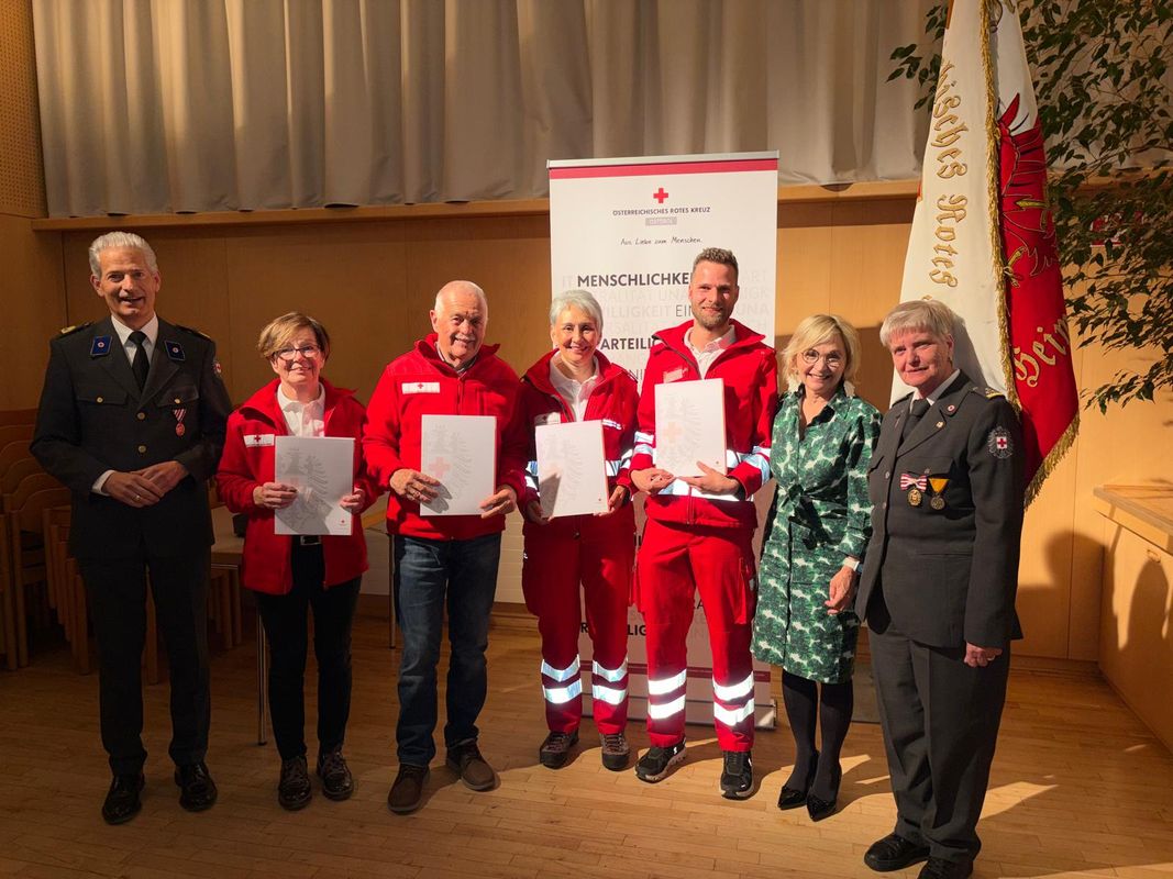 Rotes Kreuz Lienz: 25 neue Mitglieder aufgenommen und acht Personen geehrt