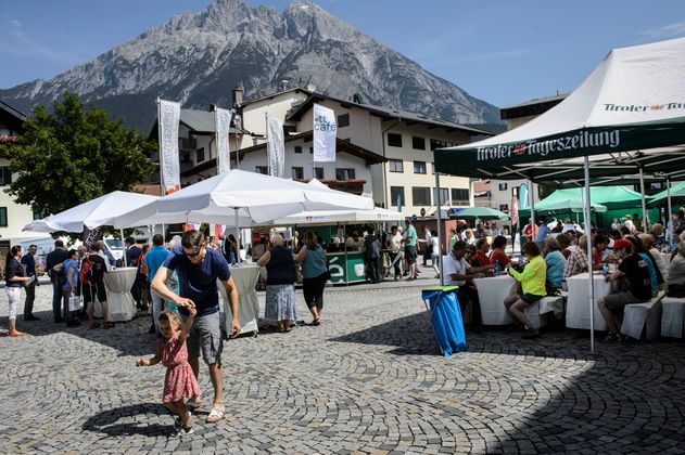 Beim TT-Café in Telfs wurde getanzt, gelacht, geratscht und gefrühstückt.
