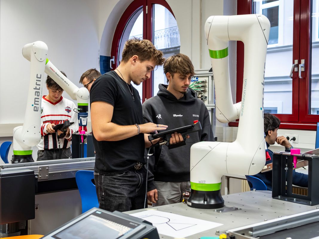 Bei Pflichtpraktika fehlen klare Regeln: Pralinen statt Geld für vier Wochen Arbeit in Tirol