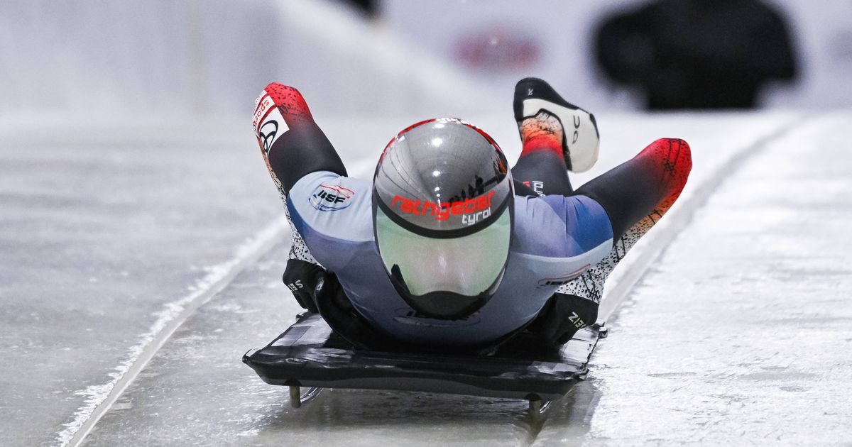 Flock-l-chelte-beim-ersten-von-zwei-Sigulda-Auftritten-vom-Podest
