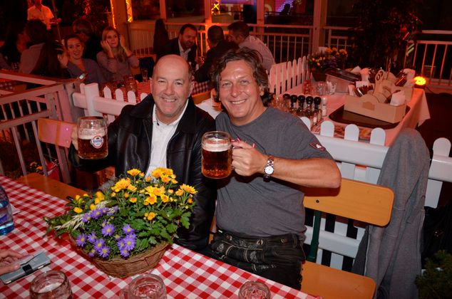 Kühtaier Hotelier Bruno Gerber (l.), Bauunternehmer Thomas Thurner.