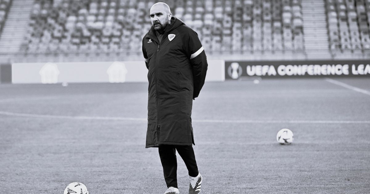 Trauer-in-Serbien-Trainer-bricht-w-hrend-Erstligaspiel-zusammen-und-stirbt-kurz-darauf