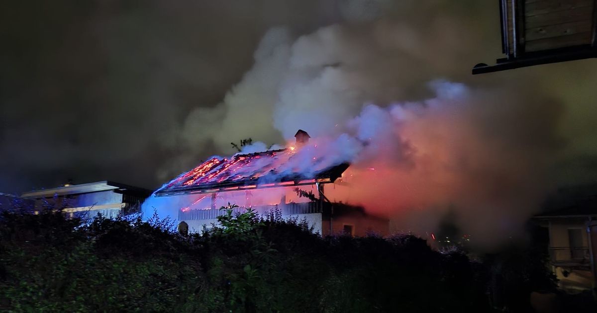 L-scheinsatz-in-den-fr-hen-Morgenstunden-Scheune-in-Aldrans-wurde-Raub-der-Flammen