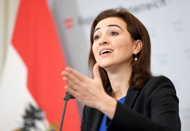 "Das Ruder für die Justiz war immer bei mir." Ministerin Alma Zadic (Grüne) sieht sich und nicht die ÖVP am Steuer.