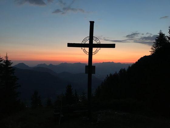 Sonnenaufgang am Pendling/Heimkehrerkreuz in Thiersee.