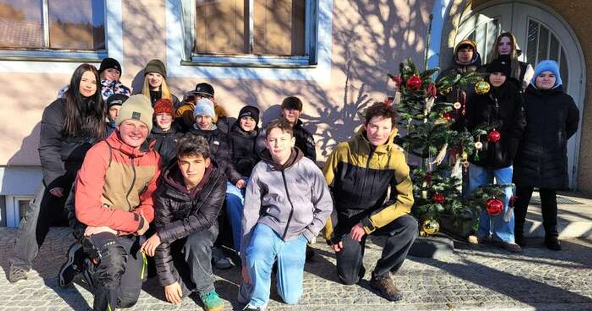 Adventstimmung-in-Hopfgarten-Weihnachtswald-verzaubert-Markt