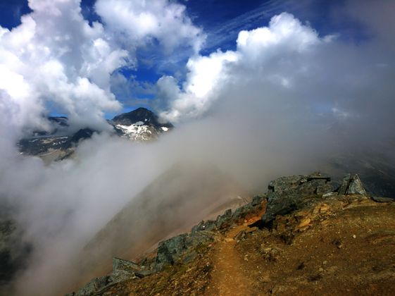 Die Wolken sind die Schauspieler des Himmels. So wie hier auf der Rotbachlspitze auf knapp 2900 Metern Seehöhe im Naturpark Zillertaler Alpen.