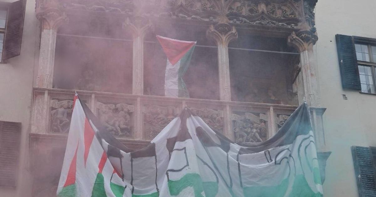 -Angriff-auf-ein-Wahrzeichen-B-rgermeister-verurteilt-Protest-am-Goldenen-Dachl