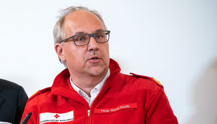 "Die Alternative ist: Es sterben viele Menschen." Gerry Foitik, Bundesrettungskommandant des Roten Kreuzes, verteidigt die drastischen Maßnahmen. "Und wenn uns das gemeinsam gelingt, dann herzlich willkommen im Team der Lebensretter."