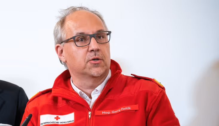"Die Alternative ist: Es sterben viele Menschen." Gerry Foitik, Bundesrettungskommandant des Roten Kreuzes, verteidigt die drastischen Maßnahmen. "Und wenn uns das gemeinsam gelingt, dann herzlich willkommen im Team der Lebensretter."