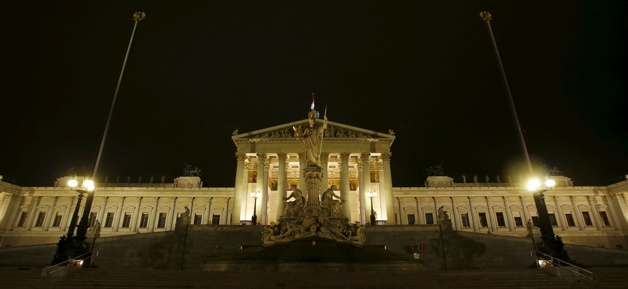 Auch in Wien wurde das Parlament dunkel.