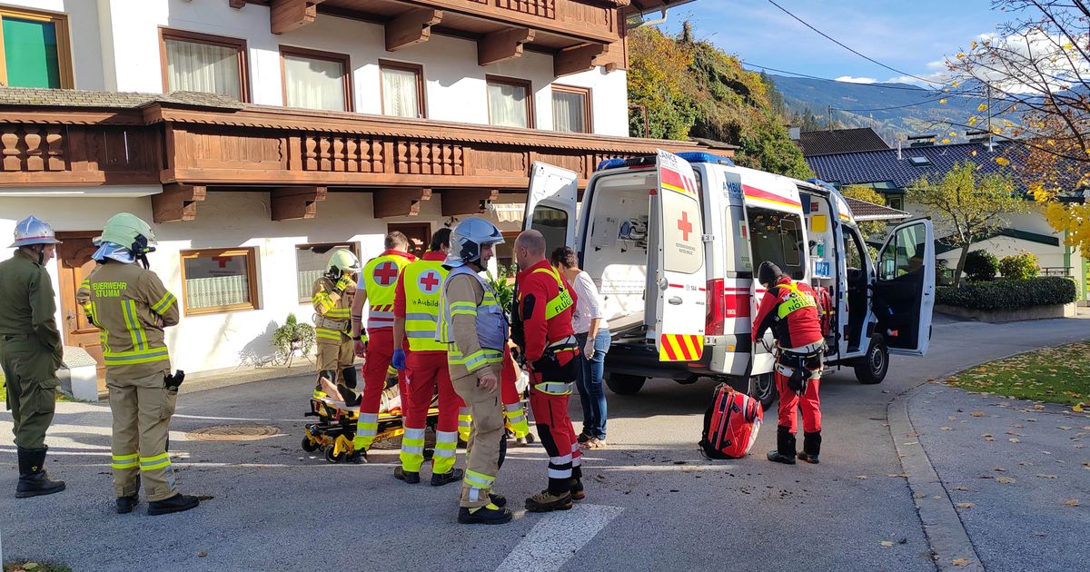 Bei-Feldarbeiten-eingeklemmt-27-J-hriger-nach-Unfall-in-Stummerberg-verletzt