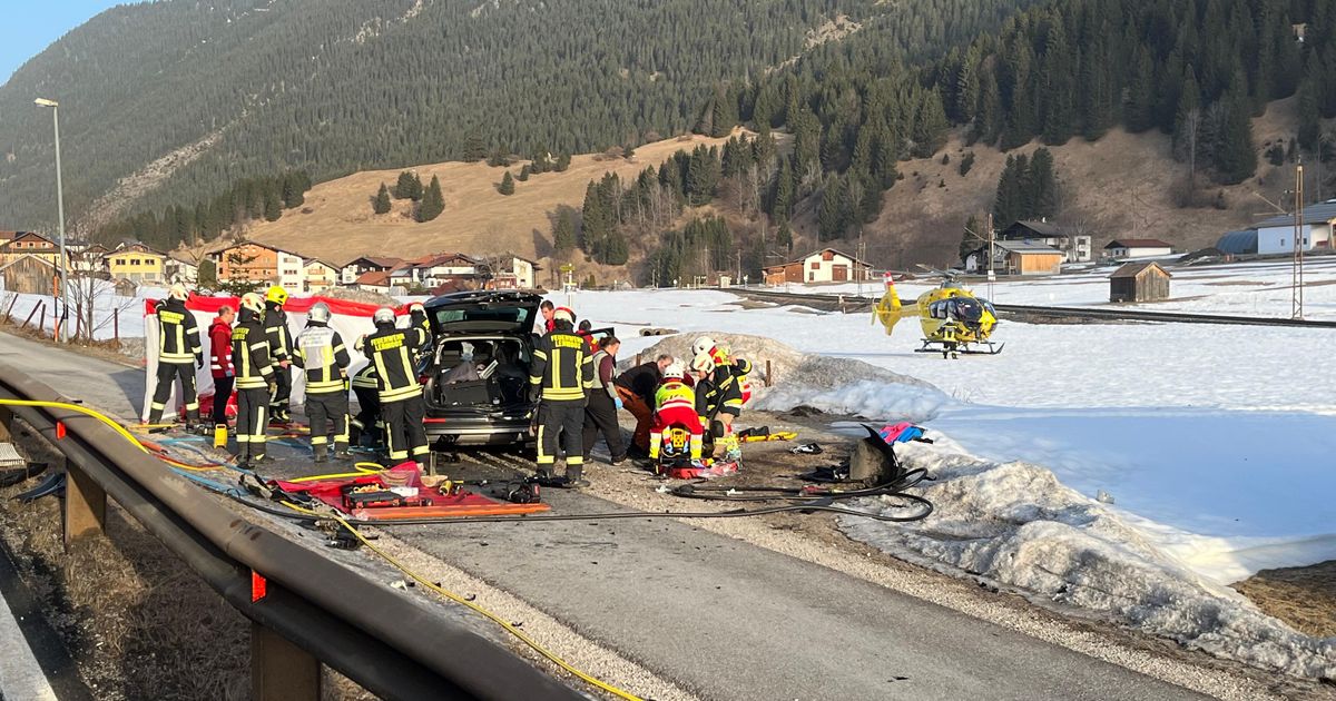 Reisebus-prallte-auf-Fernpassstra-e-gegen-Auto-Zwei-Schwerverletzte