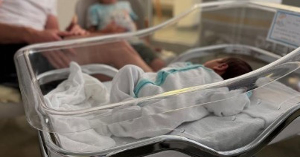 Ski-Traumpaar-erneut-im-Babygl-ck-Der-kleine-Max-ist-da