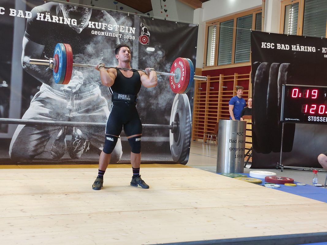 Zwischen Skalpell und Hantelstange: Unfallchirurg lässt die Muskeln spielen