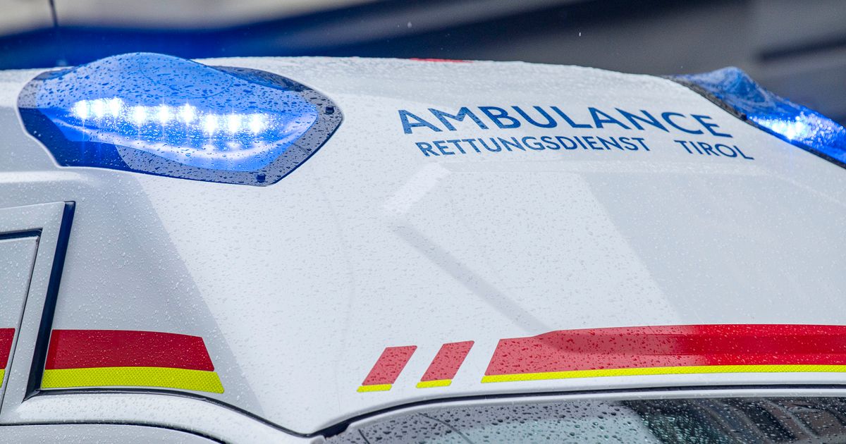 Nachbar-bemerkte-Rauchgeruch-Bewusstloser-Mann-aus-Wohnung-in-Innsbruck-gerettet