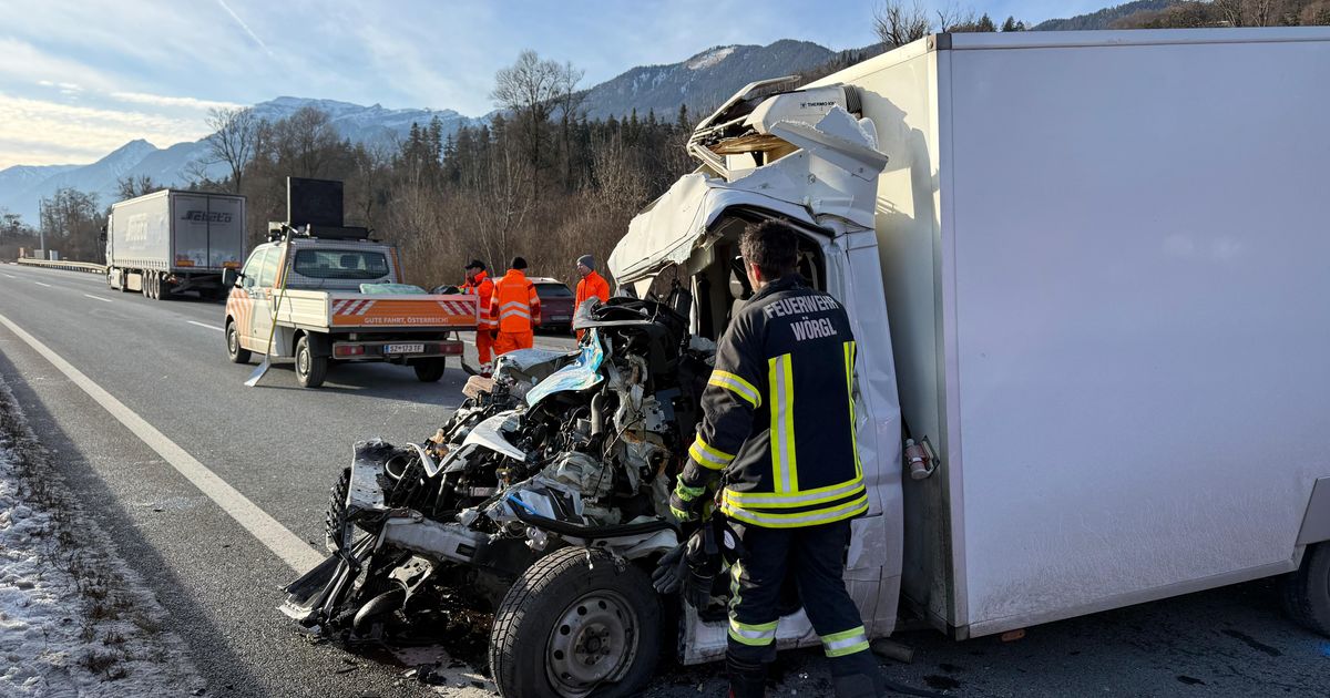 Gegen-Lkw-gekracht-48-J-hriger-stirbt-bei-Unfall-auf-Inntalautobahn