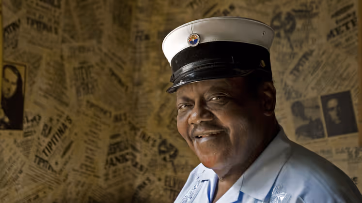 25. Oktober: Fats Domino (✝ 89) | Der Rock‘n‘Roll- und Bluesmusiker wurde in den 50er-Jahren berühmt. Mit Hits wie "Blueberry Hill" und "I‘m Walkin‘" erreichte er Millionen Fans. Er war für sein wildes Klavierspiel bekannt, verkaufte mehr als 65 Mio. Alben.