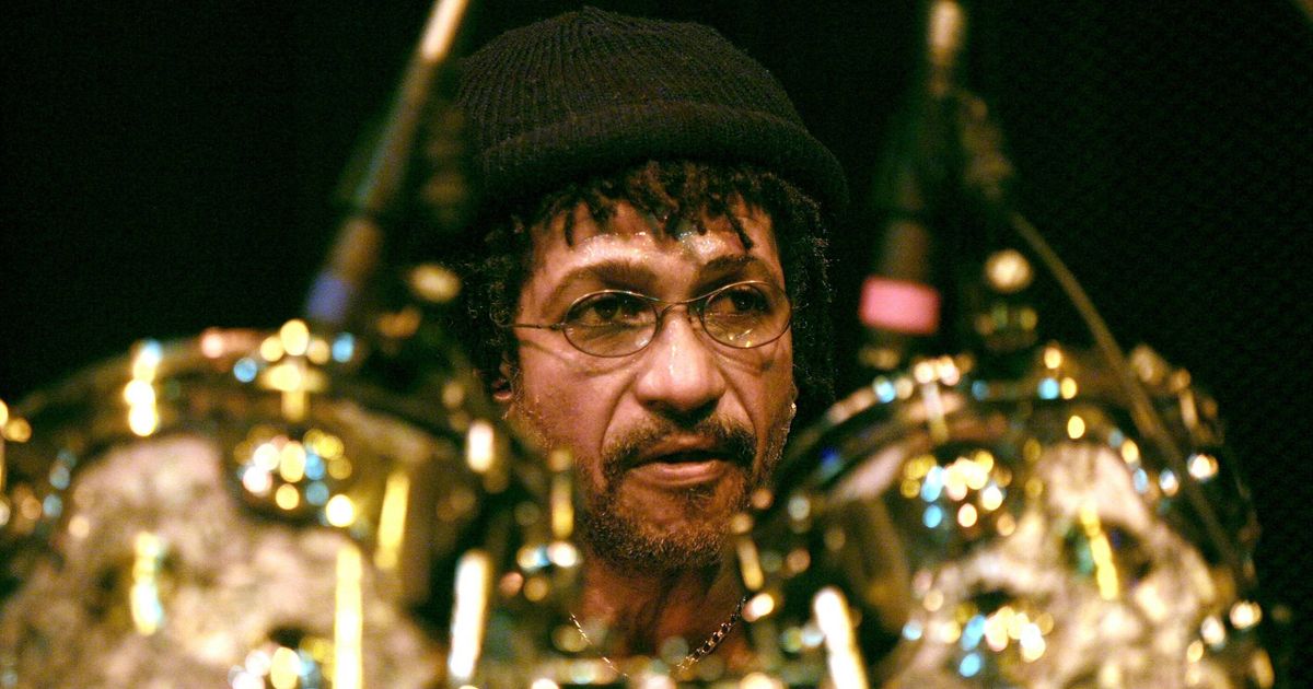 Der-Herzschlag-des-Reggae-Schlagzeuger-Sly-Dunbar-ist-tot