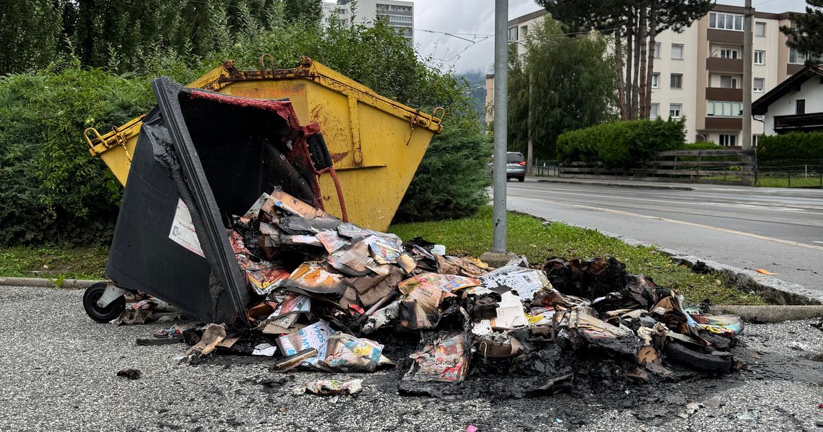 Altpapiercontainer-in-Innsbruck-fing-Feuer-Ermittlungen-laufen
