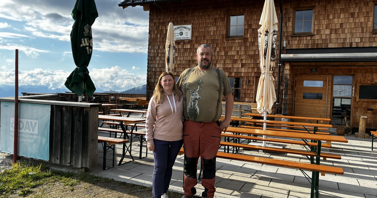 Tiroler-K-che-statt-Skih-tten-Klischees-Neue-P-chter-f-r-Alpenrosenh-tte