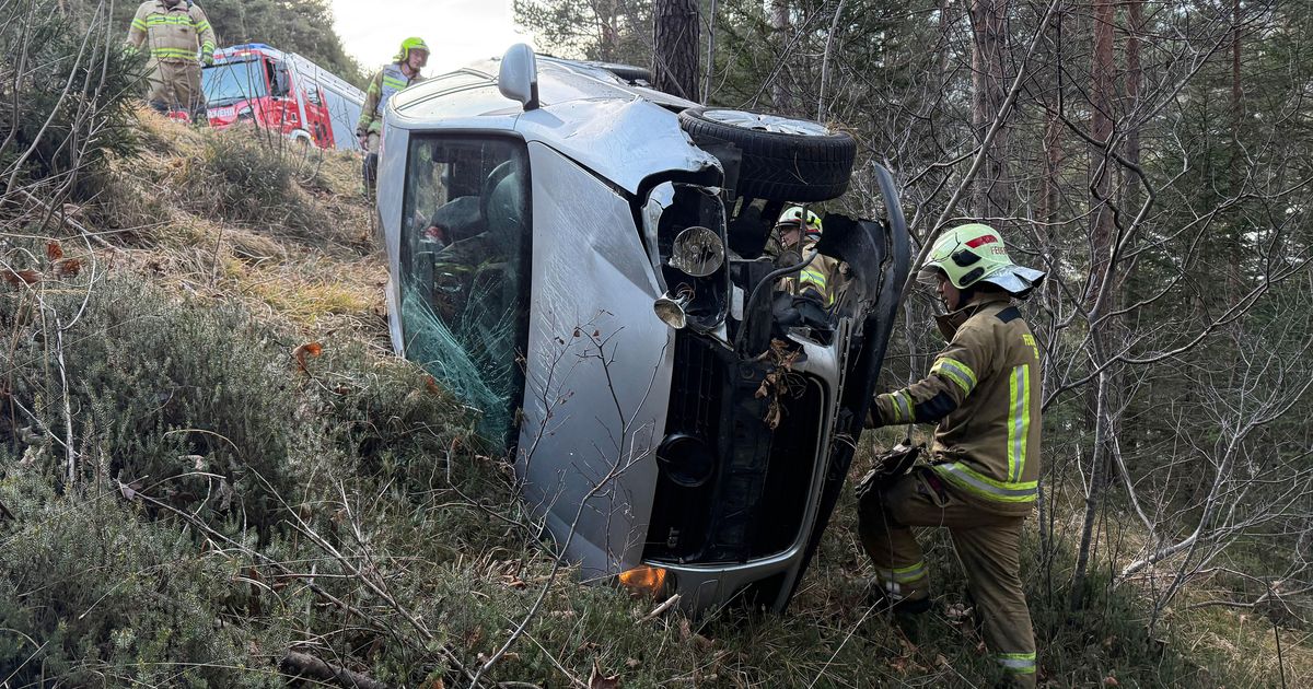 Schwerer-Unfall-am-Achensee-Autos-landeten-nach-Kollision-im-Stra-engraben