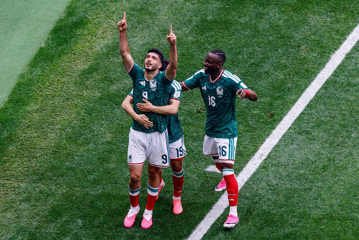 Vor über 80.000 Fans: Mexiko startete mit Sieg in die WM, zw