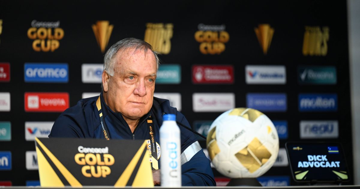 Wegen-Erkrankung-von-Tochter-Advocaat-trat-als-Teamchef-von-WM-Sensation-Curacao-zur-ck