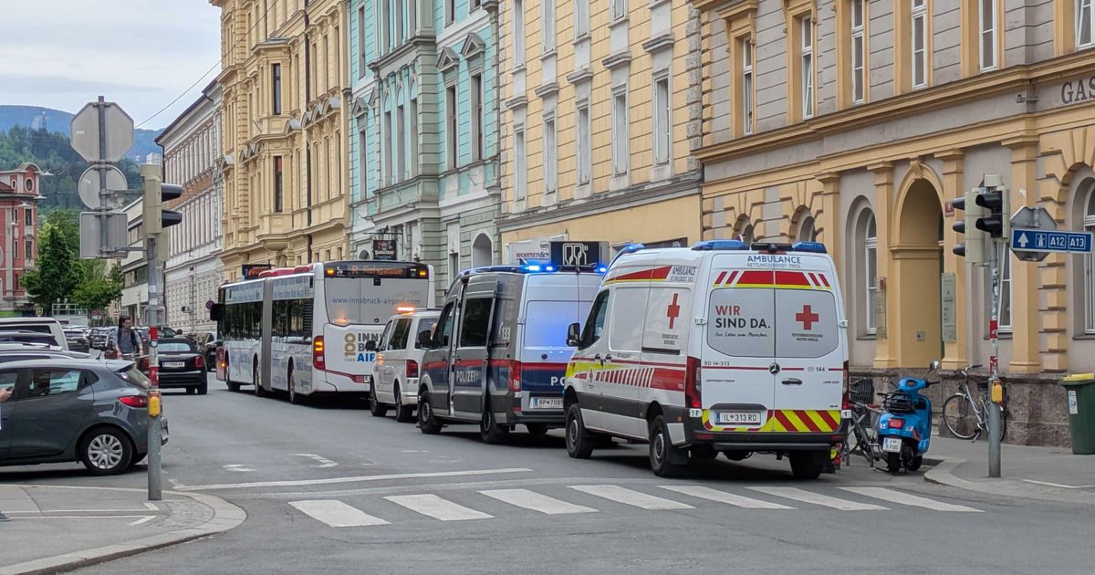Innsbrucker-Busfahrer-musste-wegen-Radfahrerin-abbremsen-Fahrgast-bei-Sturz-verletzt