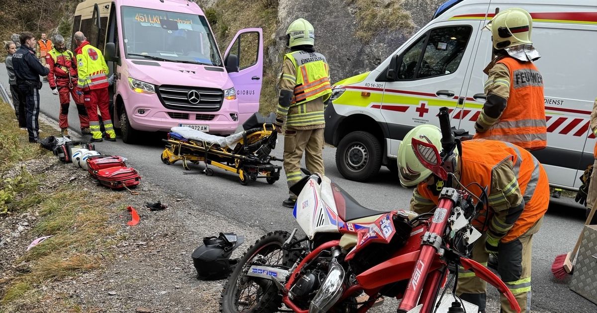 Heli-Einsatz-nach-schwerem-Unfall-auf-Hochzirler-Stra-e