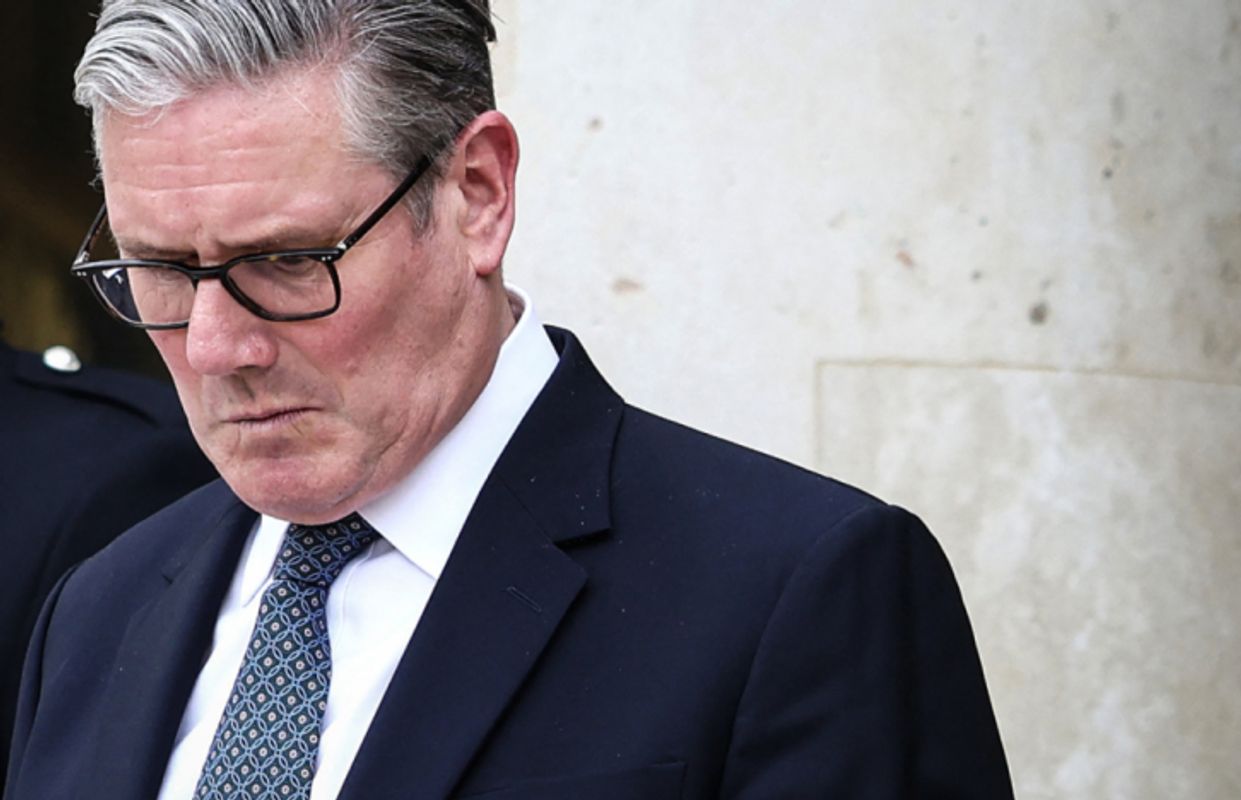 Britischer Premier will trotz parteiinterner Revolte bleiben