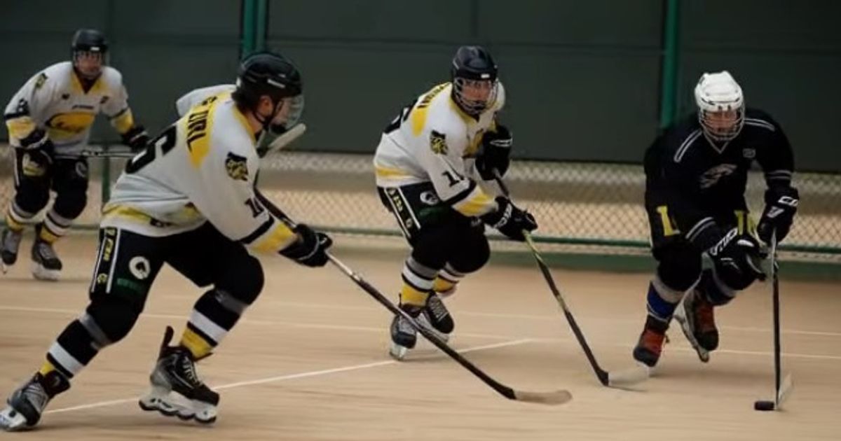 Eishockey-auf-Tennisplatz-So-zeigen-Gunners-Zirl-ihren-Galgenhumor